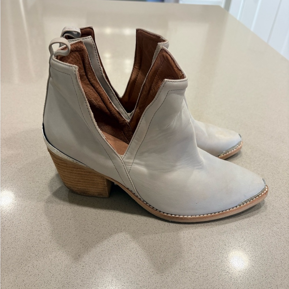 Jeffrey Campbell Cromwell Cut-Out Western Boots Size 10